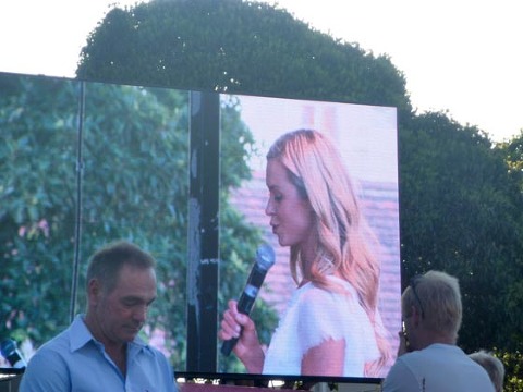 Woman singing Frankston festival of Lights photojournalism. Photography Ideas