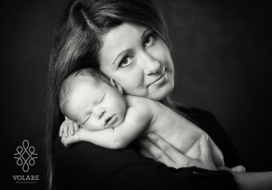 Black and White newborn Photography mum daughter melbourne
