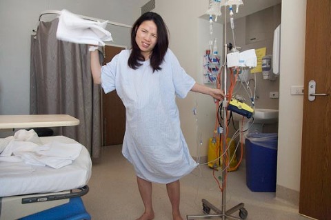 Angry women during labour birth photography melbourne