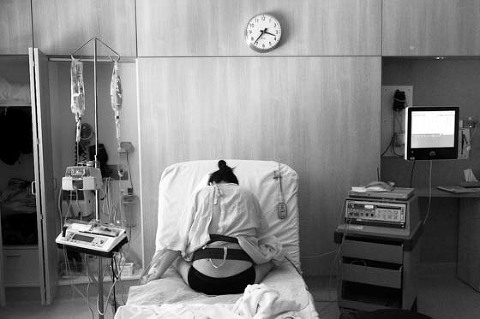 Child Birth Photography Melbourne First stages of labour