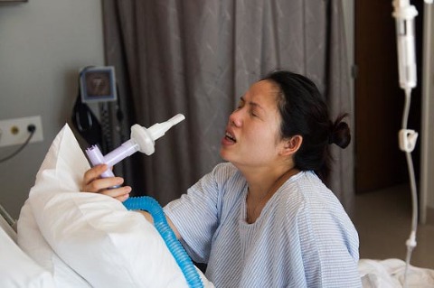 Child Birth Photography Melbourne Nitrous oxide