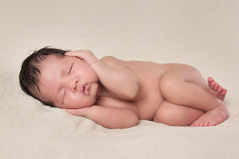Natural Newborn photographer melbourne. Newborn baby photos